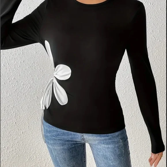 Elegant Black and White Floral cut out Women's Long Sleeve Top brand new in pack - Picture 3 of 7